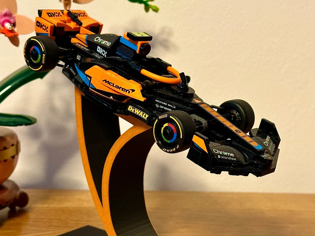 Speed Champions F1 - Maquette de voiture sur présentoir - Auto Print