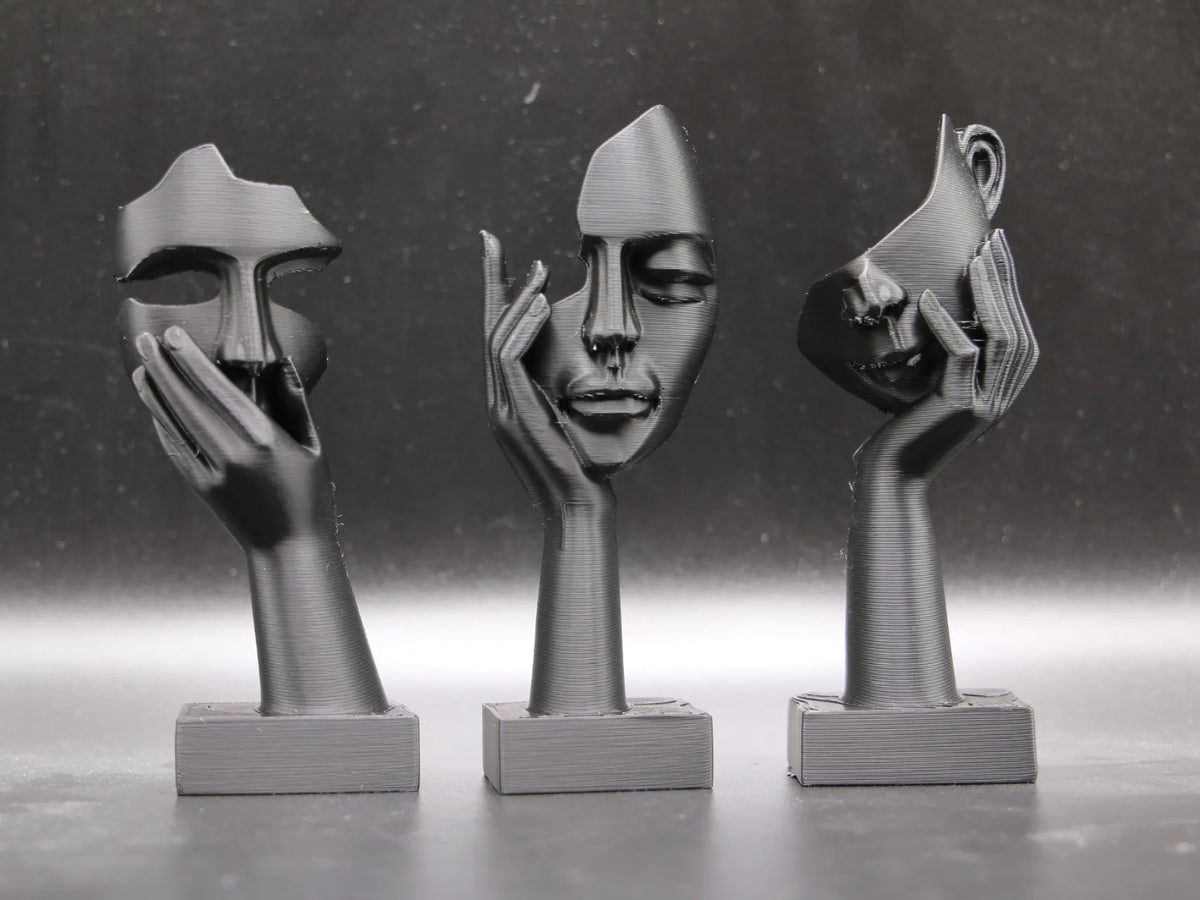 Visages Pensifs - Trio de Sculptures Abstraites de Visages - Art Print