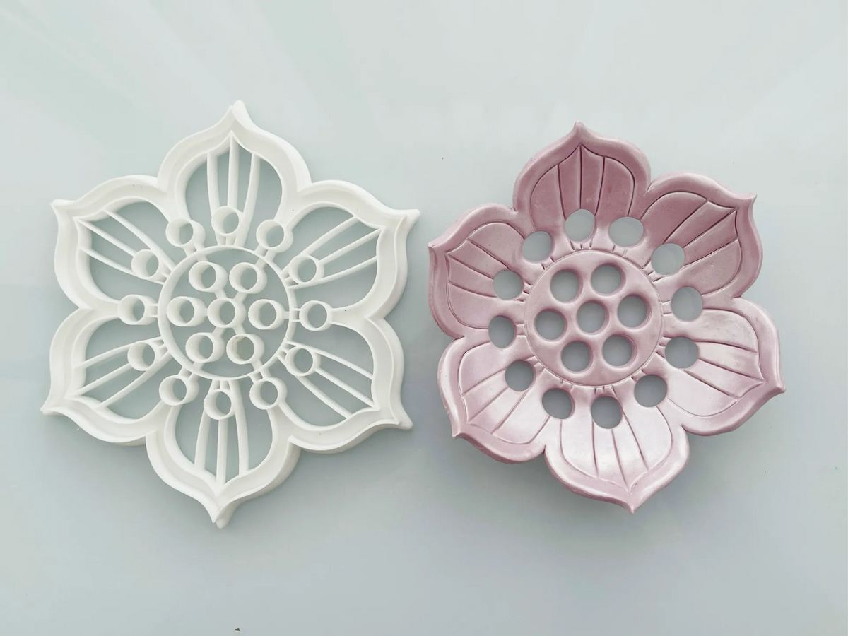 Coupe-argile polymère pour plat à bibelots en forme de fleur (~15cm) - Bijoux Print