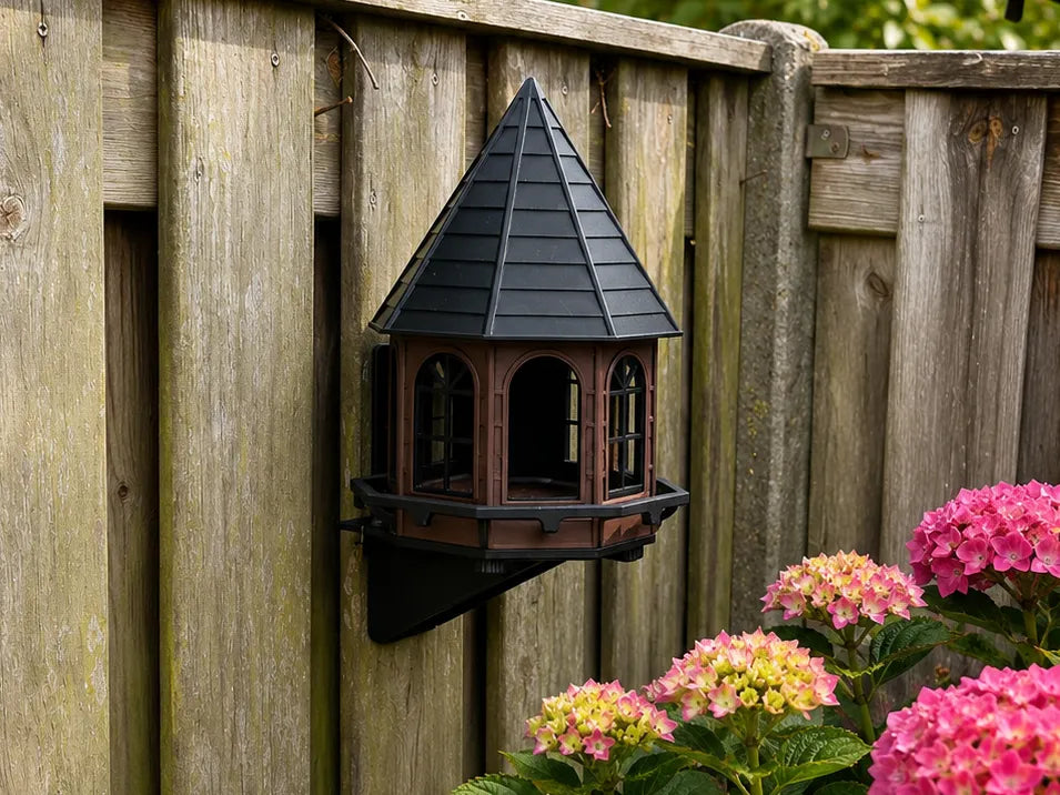 Mangeoire à oiseaux classique, maison octogonale. - Jardin Print