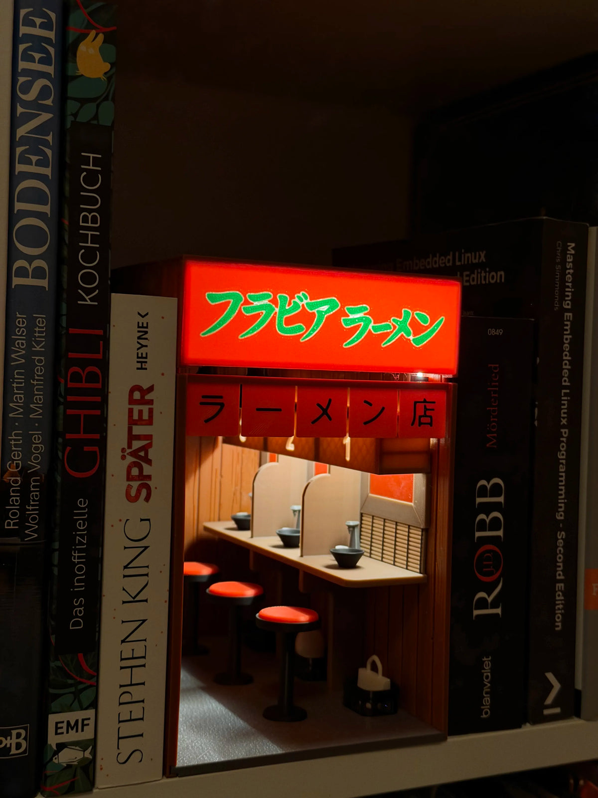 Coin lecture du magasin de ramen (désormais personnalisable !) - Maquette Print