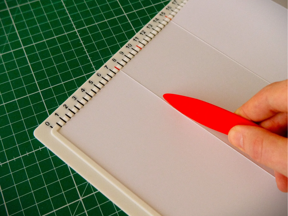 Table de rainurage de papier pour cartes, zines et reliure - Fêtes Print