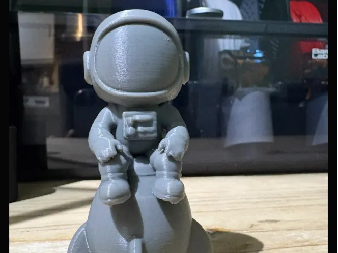 L'astronaute spationaute était assis sur une fusée - Maquette Print